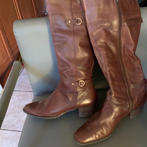 Joan & David tall boots - Picture 2 of 11
